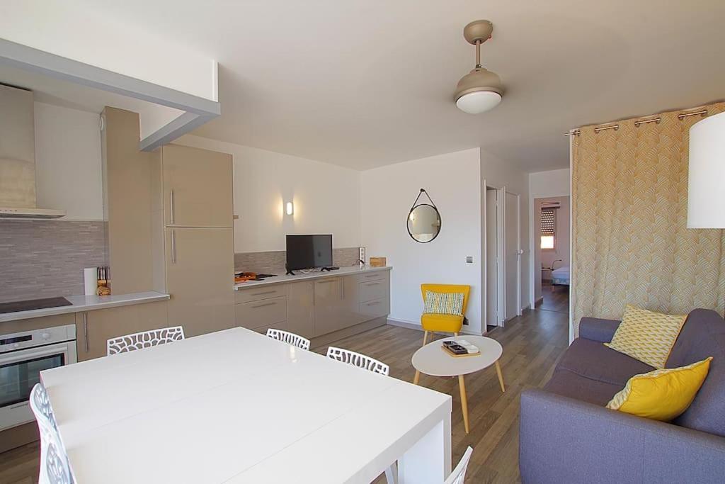 Appartement Calme Et Moderne Avec Vue Mer 74 Canet-en-Roussillon Bagian luar foto
