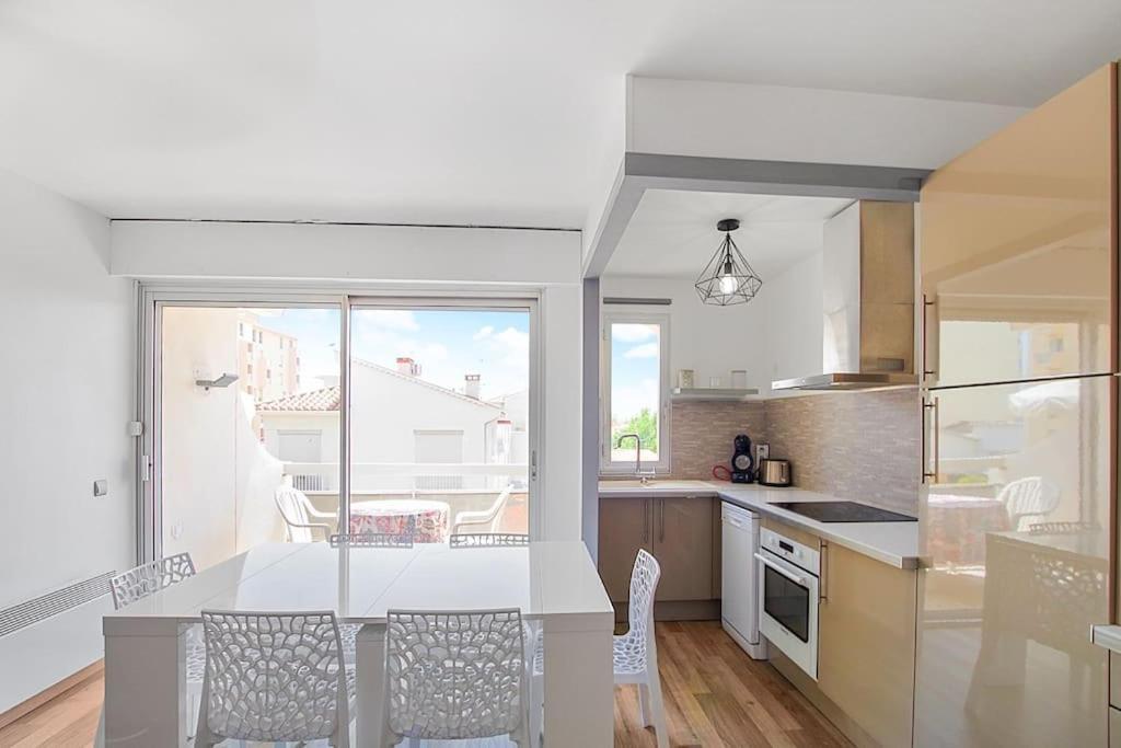 Appartement Calme Et Moderne Avec Vue Mer 74 Canet-en-Roussillon Bagian luar foto